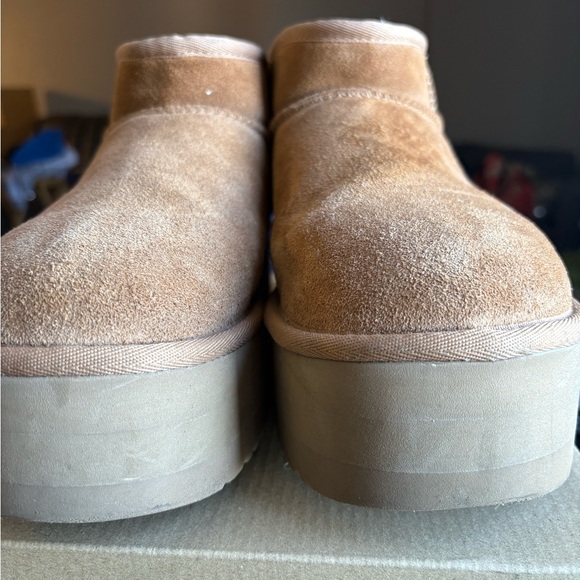 UGG Classic Ultra Mini Boot Women Size 9 - Picture 5 of 11